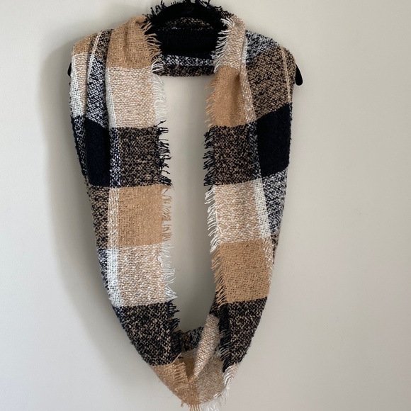 Blanket Infinity Scarf - Picture 6 of 10